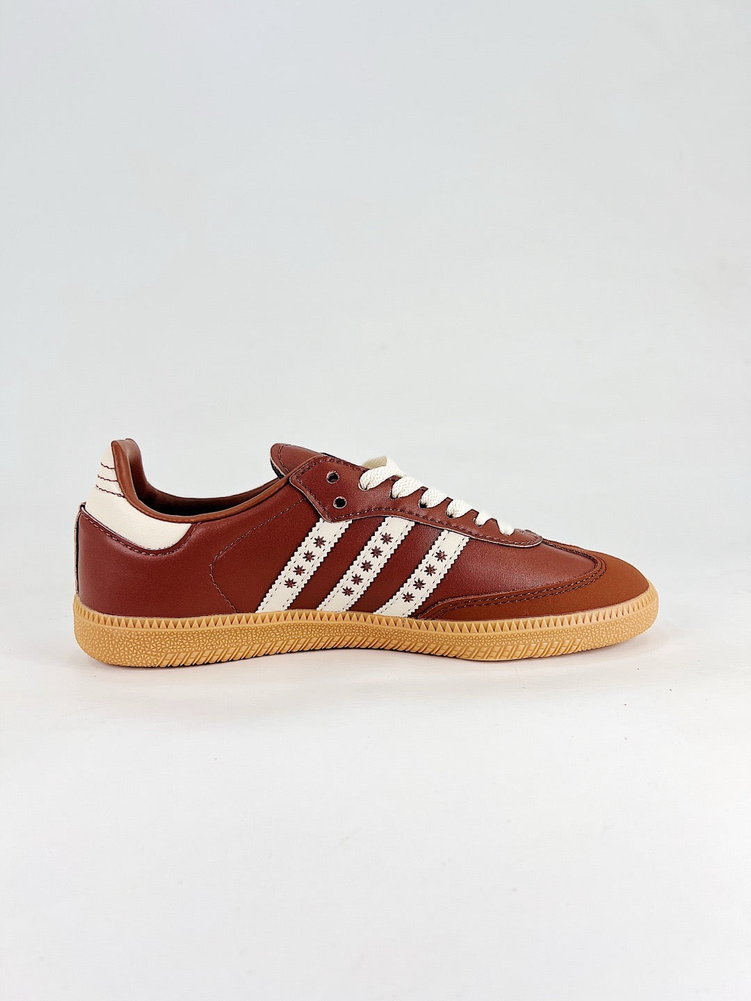 Adidas Samba Low Top Casual Sneakers Unisex Brown Leather + Cream Star Embroidery Stripes