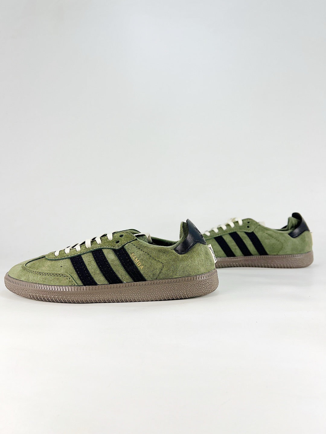 Adidas Samba Classic  Leather Sneakers Vintage Streetwear Shoes Olive green suede solid color