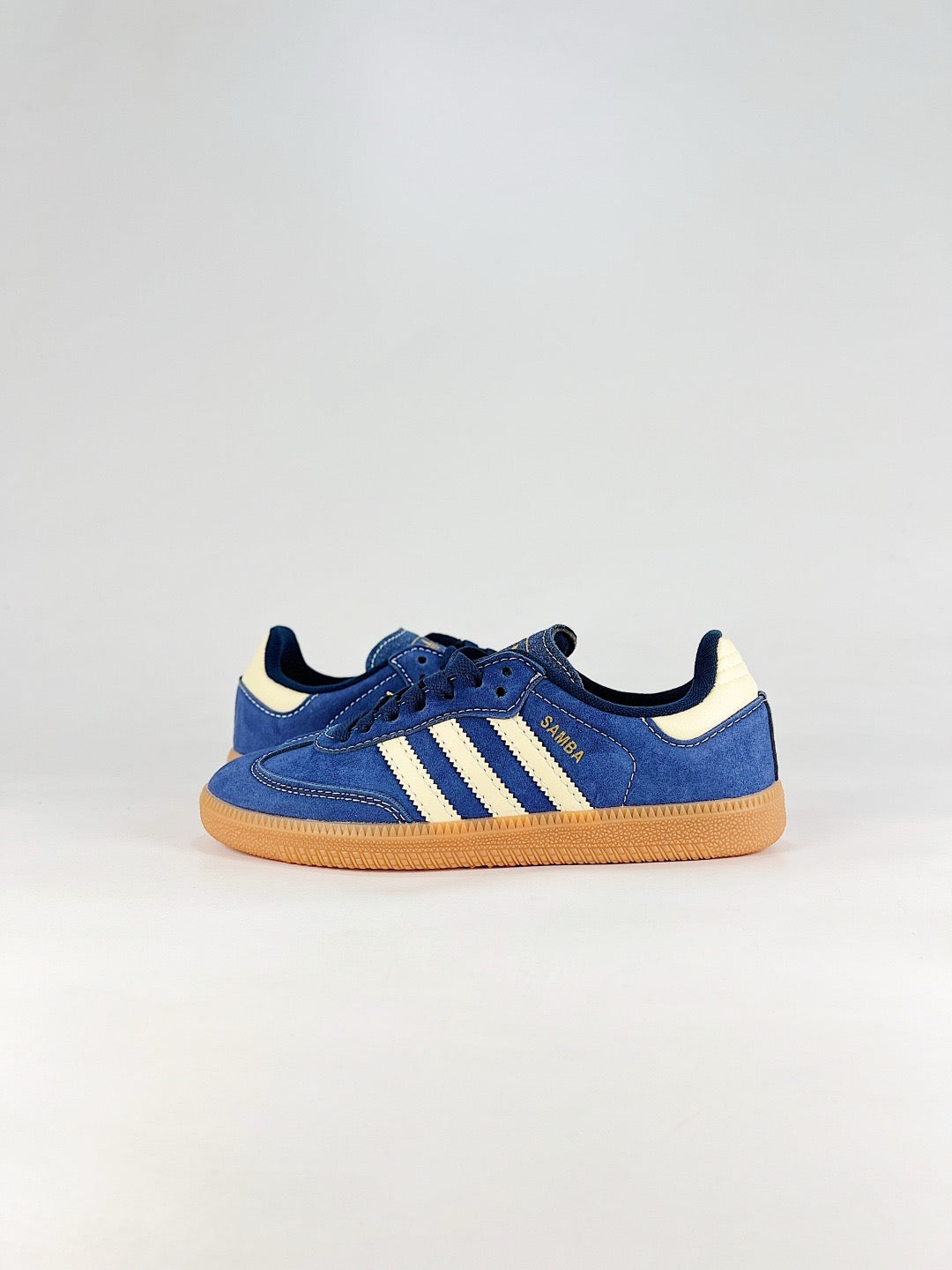 Adidas Samba Classic  Leather Sneakers Vintage Streetwear Shoes Royal blue suede with off-white stripes