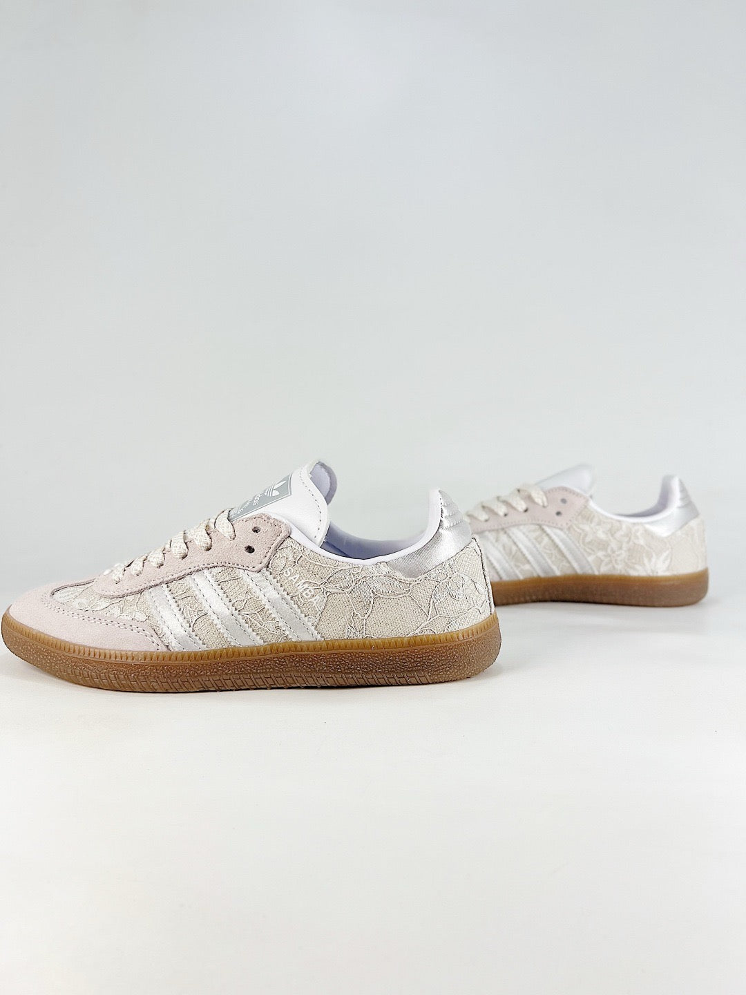 Adidas Samba Classic  Leather Sneakers Vintage Streetwear Shoes Light pink lace upper with silver accents