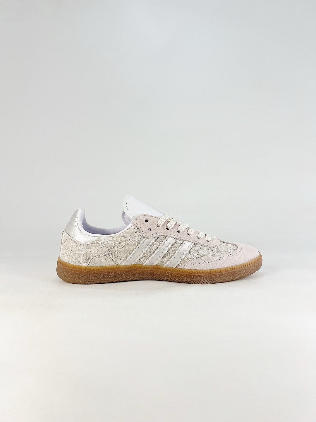 Adidas Samba Classic  Leather Sneakers Vintage Streetwear Shoes Light pink lace upper with silver accents