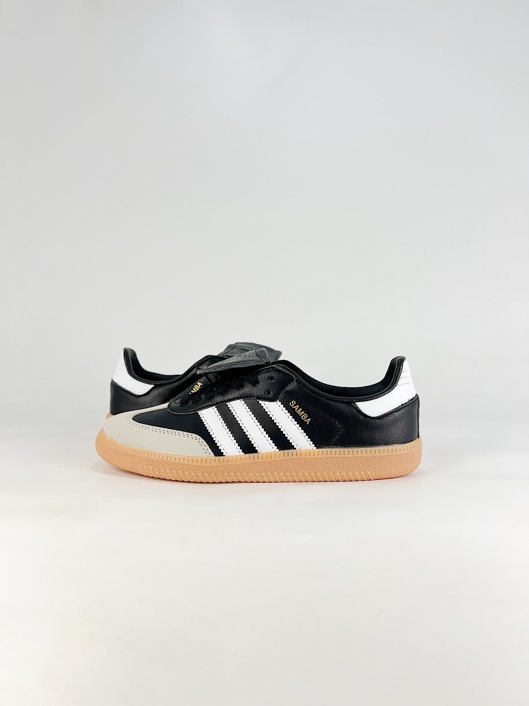 Adidas Samba Classic  Leather Sneakers Vintage Streetwear Shoes Black & light gray leather with white stripes