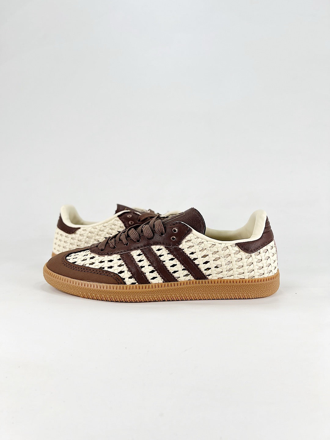 Adidas Samba Low Top Casual Sneakers Unisex Cream White Woven + Dark Brown Leather