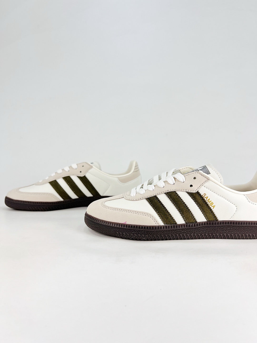 Adidas Samba Low Top Casual Sneakers Unisex Cream White + Dark Olive Green
