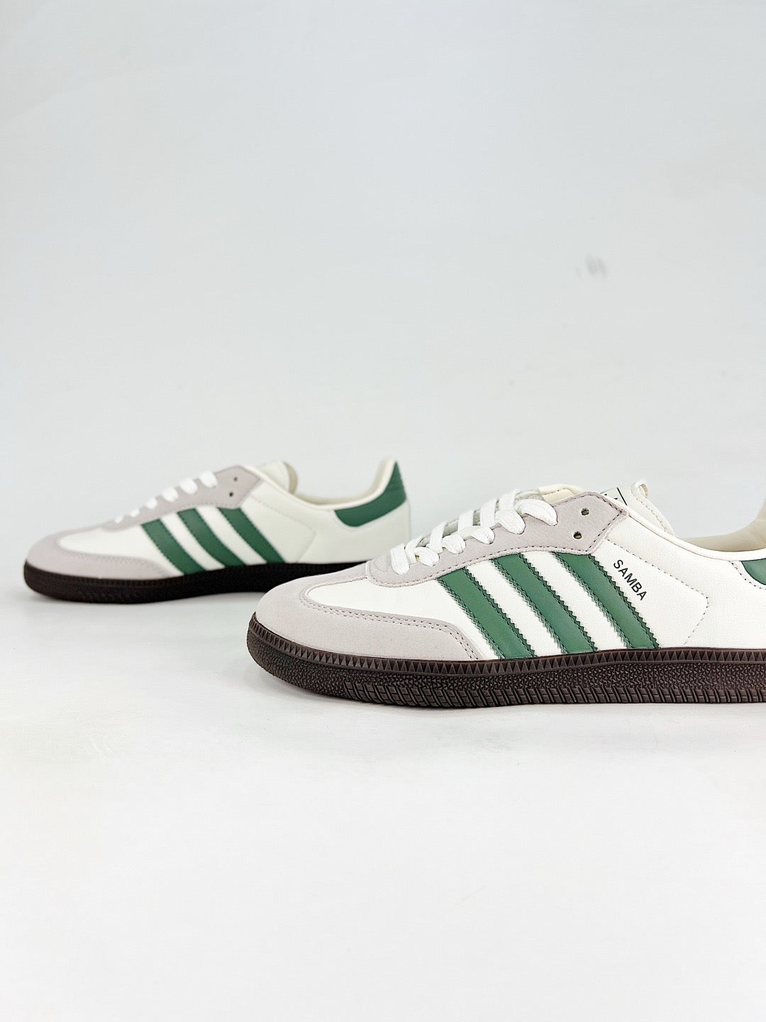 Adidas Samba Low Top Casual Sneakers Unisex Off White + Forest Green