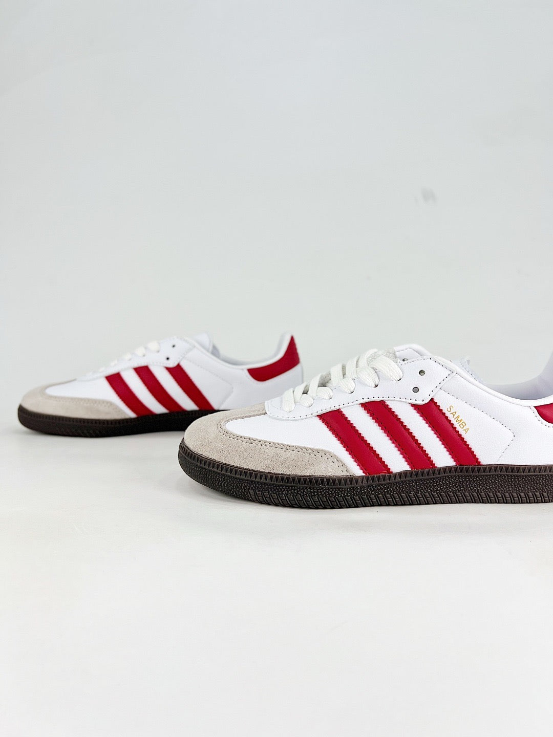 Adidas Samba Low Top Casual Sneakers Unisex White + Bright Red