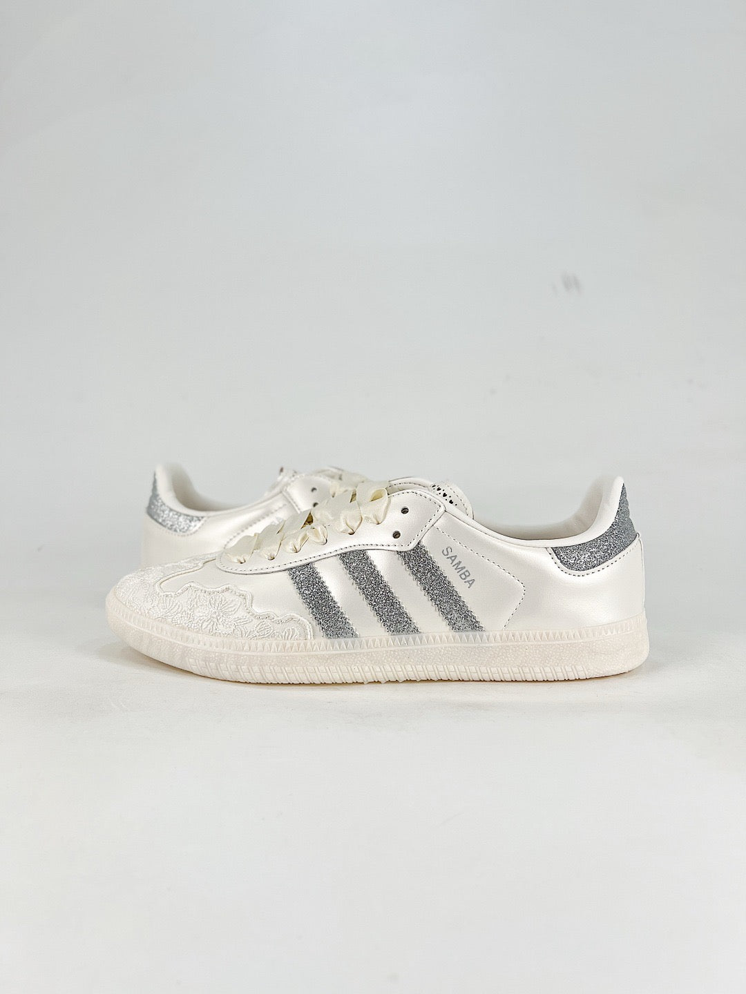Adidas Samba Low Top Casual Sneakers Unisex Cream White Lace Embroidery + Silver Glitter