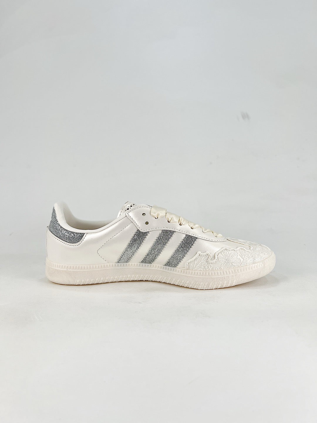Adidas Samba Low Top Casual Sneakers Unisex Cream White Lace Embroidery + Silver Glitter