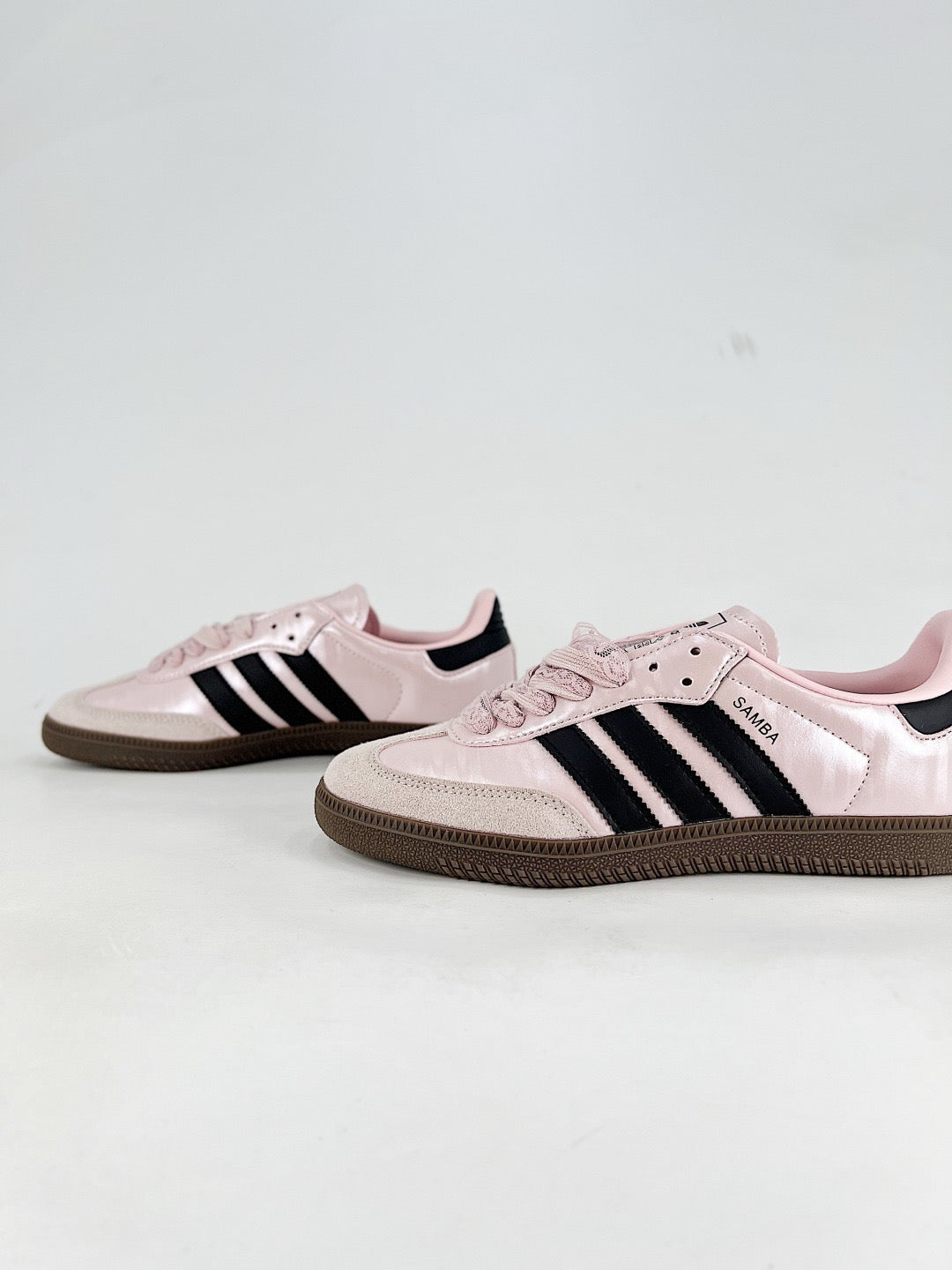 Adidas Samba Low Top Casual Sneakers Unisex Shiny Baby Pink + Black