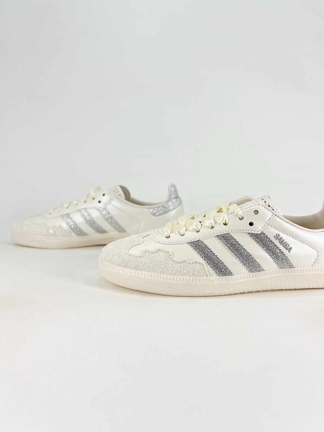 Adidas Samba Low Top Casual Sneakers Unisex Off White Lace + Silver Glitter