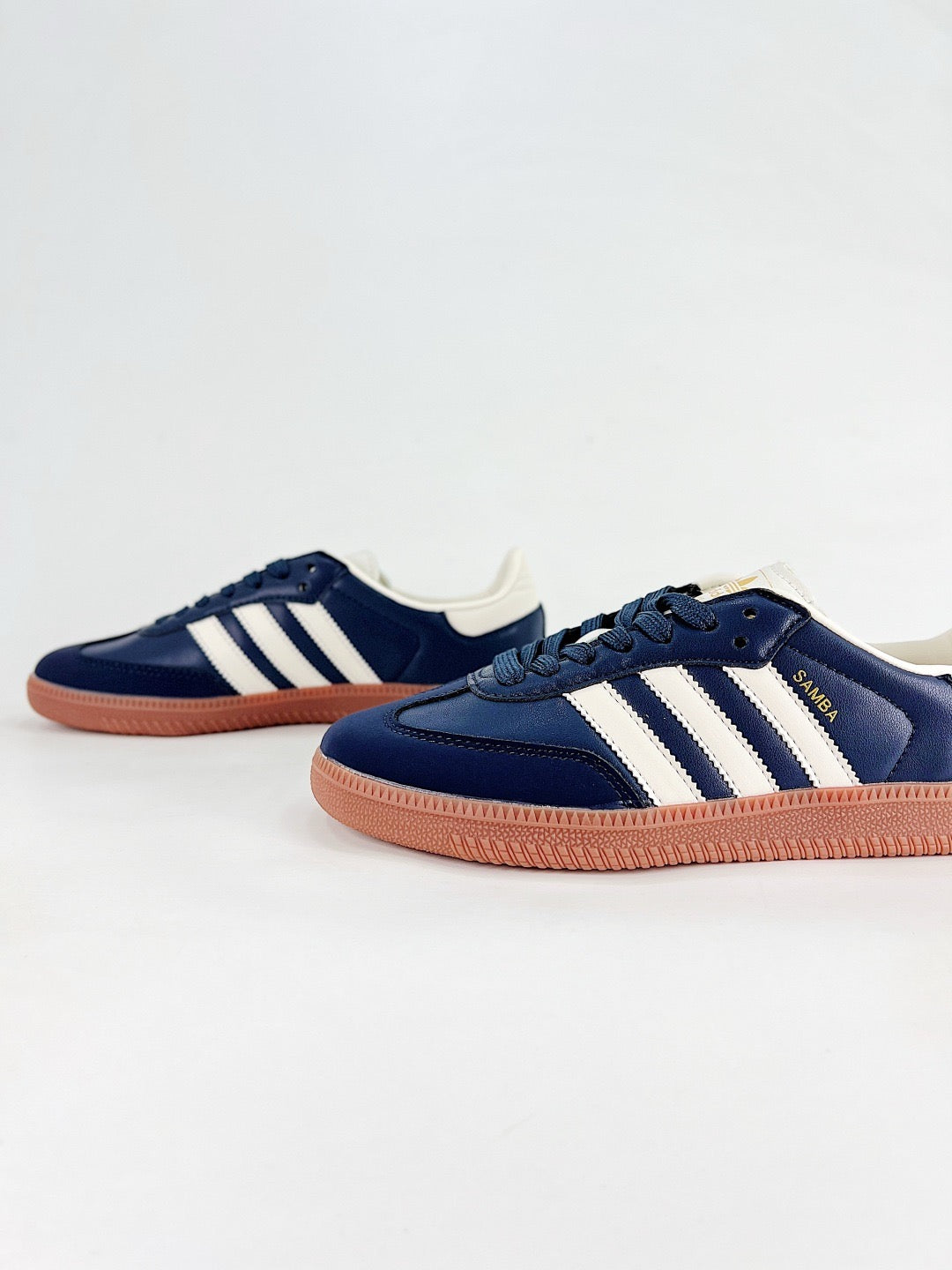 Adidas Samba Low Top Casual Sneakers Unisex Navy Blue Leather + Off White Stripes
