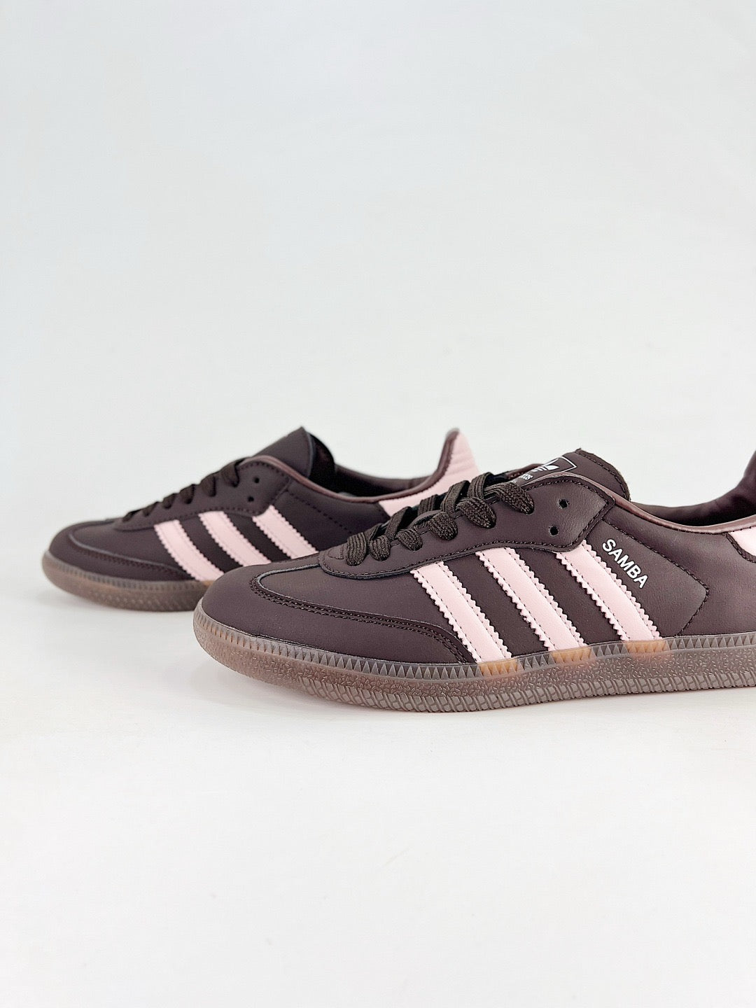 Adidas Samba Low Top Casual Sneakers Unisex Dark Brown Leather + Light Pink Stripes