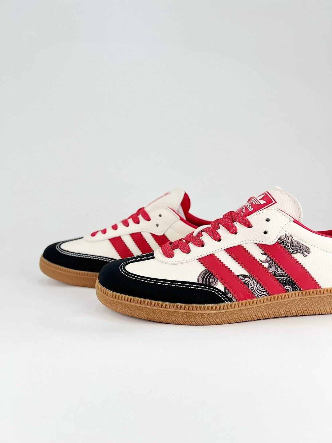Adidas Samba Low Top Casual Sneakers Unisex Off White Black Toe Red Stripes 2026 Year Of The Horse Print