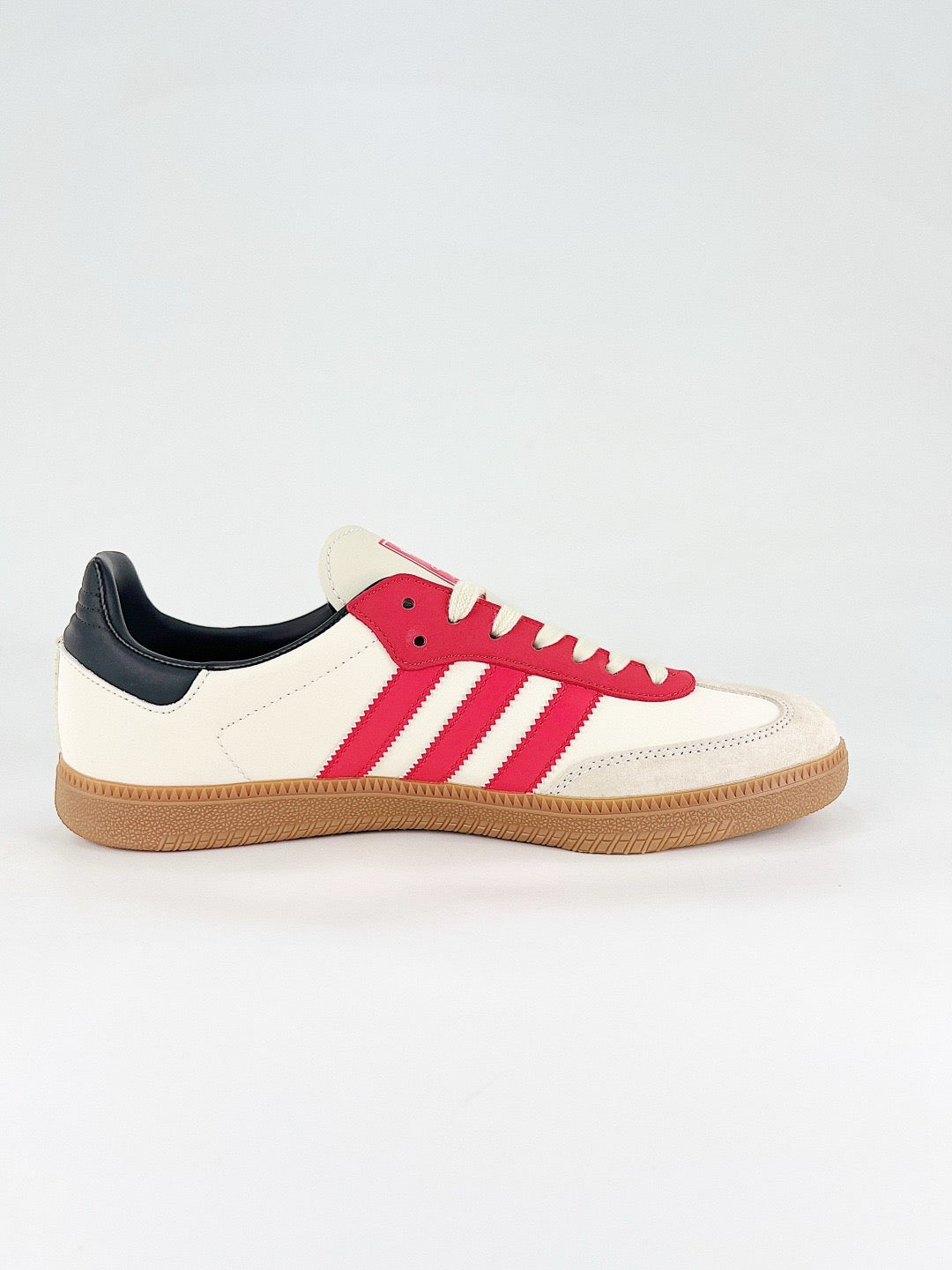 Adidas Samba Low Top Casual Sneakers Unisex Off White, Light Grey Toe, Red Stripes With Golden Horse Print