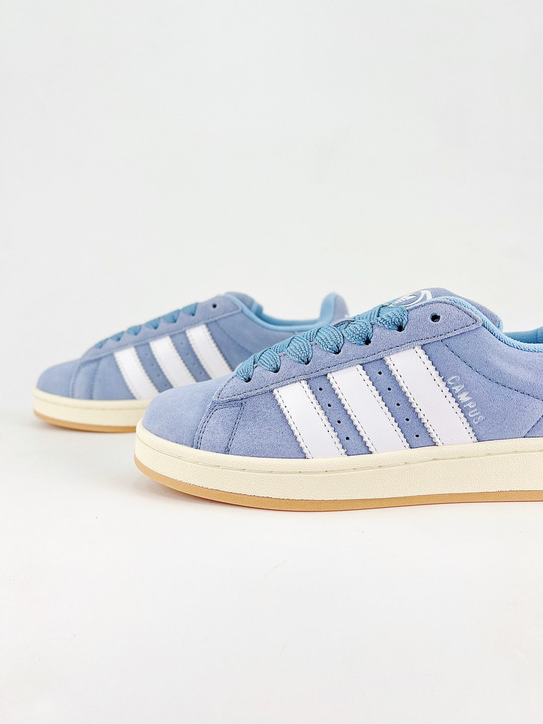 Adidas Campus 00s Unisex Sneakers Light Baby Blue Suede White Stripes Gum Sole