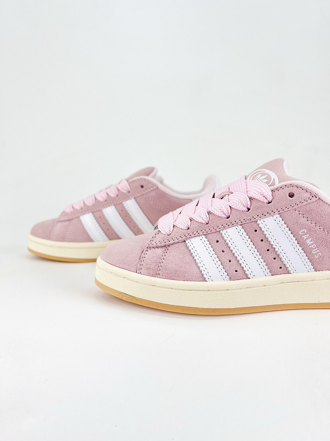 Adidas Campus 00s Unisex Sneakers LightaAdidas Campus 00s Unisex Sneakers Dusty Pink Suede White Stripes Gum Sole Baby Blue Suede White Stripes Gum Sole（副本）