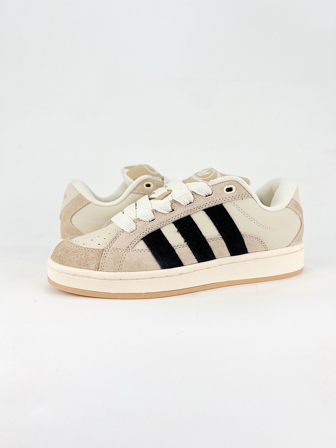 Adidas Campus 00s Unisex Sneakers Beige Khaki Suede Black Stripes Gum Sole