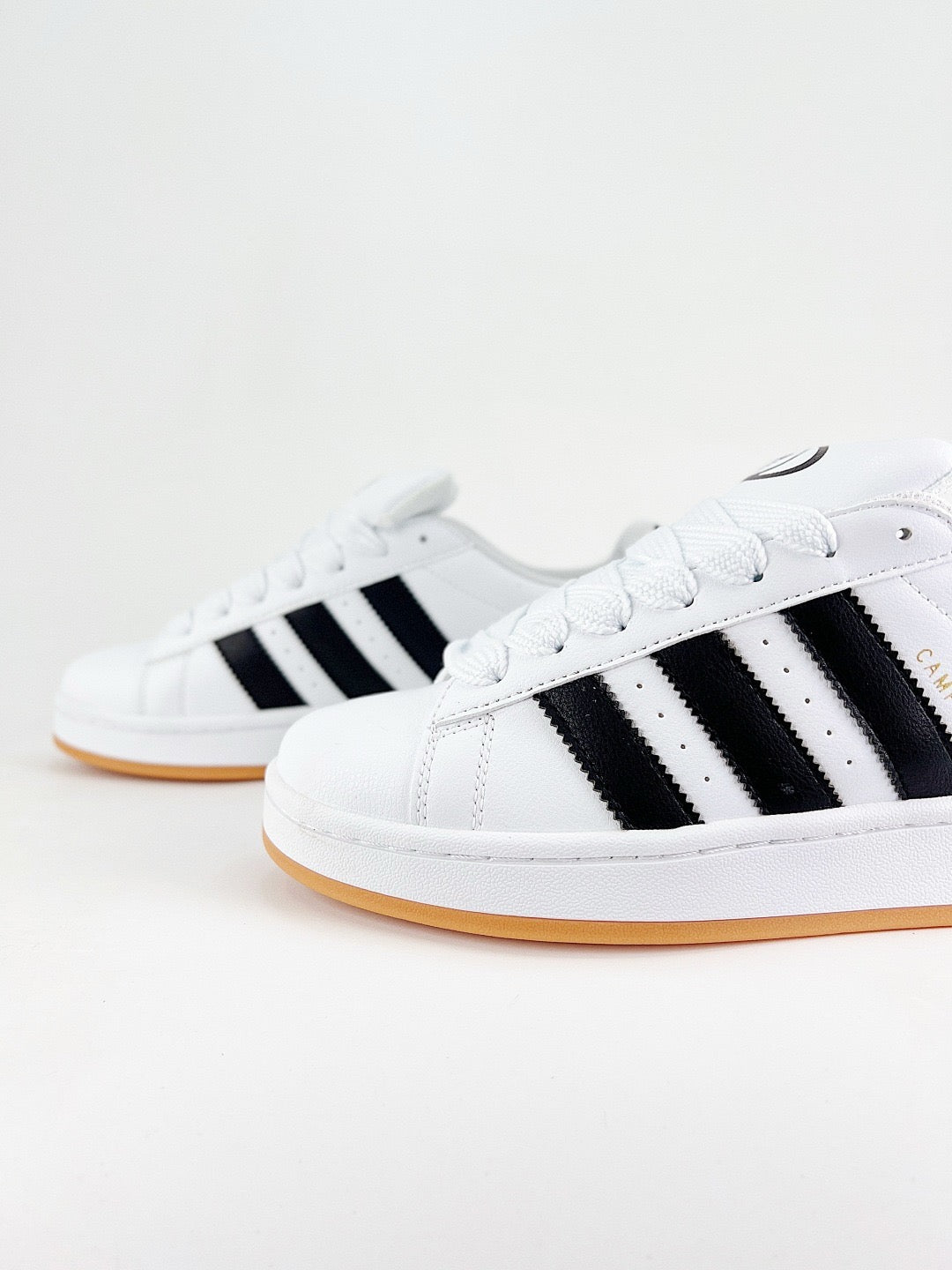 Adidas Campus 00s Unisex Sneakers White Leather Black Stripes Gum Sole