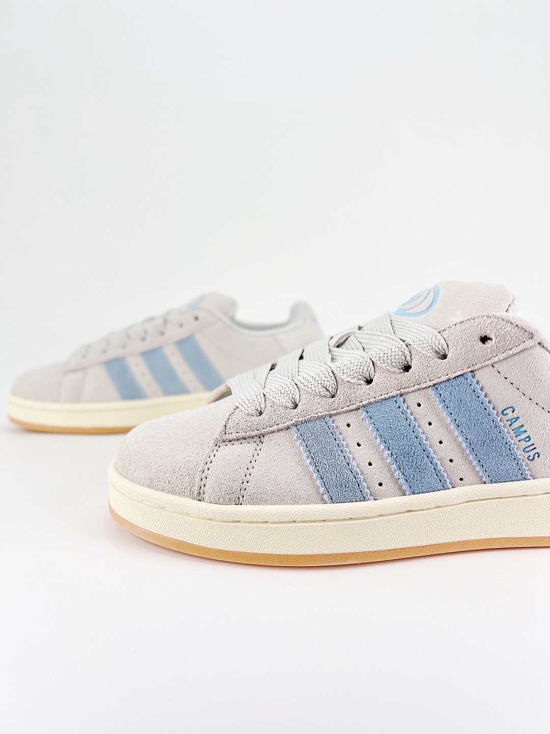 Adidas Campus 00s Sneaker Light Grey Baby Blue Stripes Gum Sole Unisex