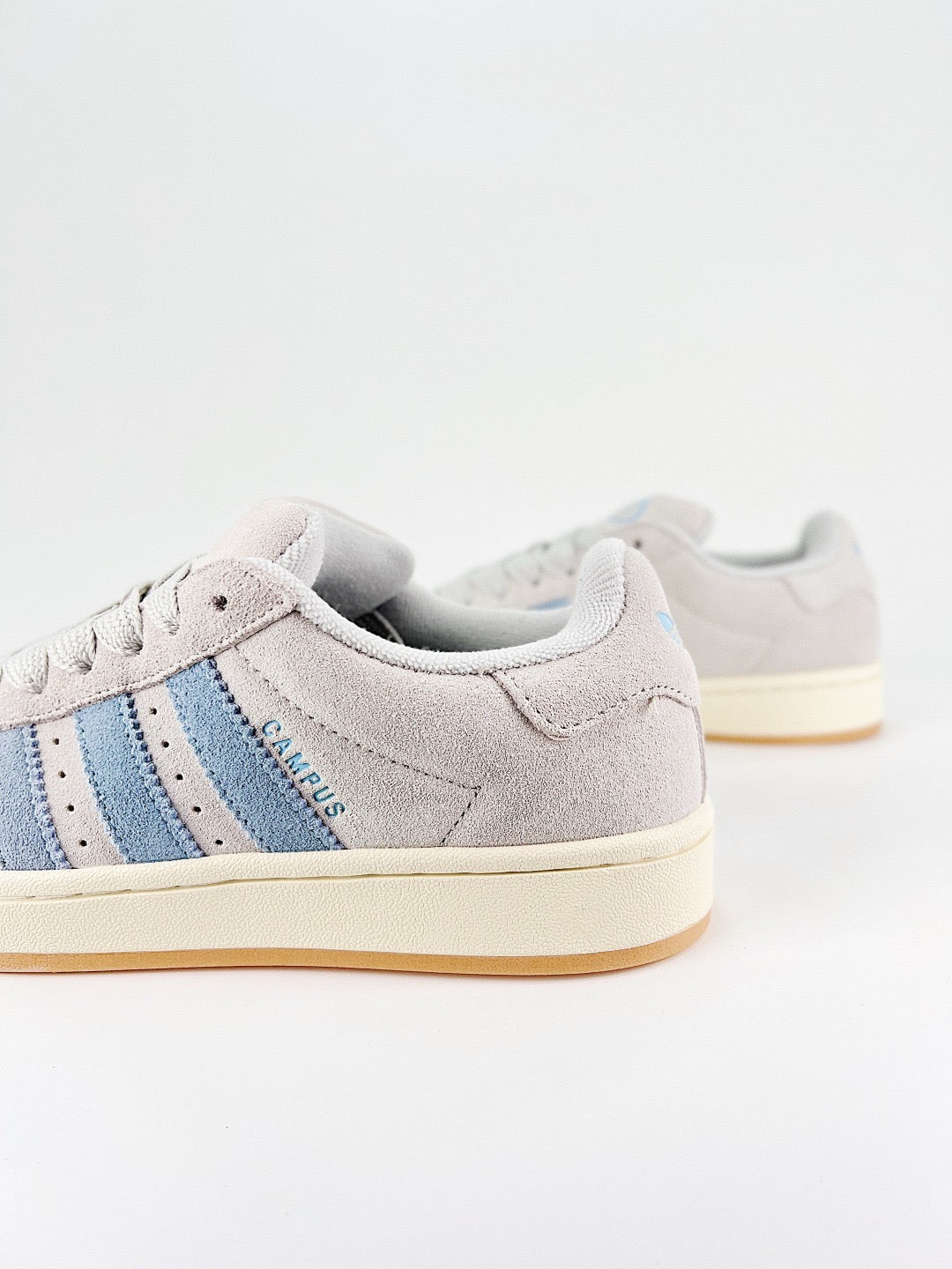 Adidas Campus 00s Sneaker Light Grey Baby Blue Stripes Gum Sole Unisex