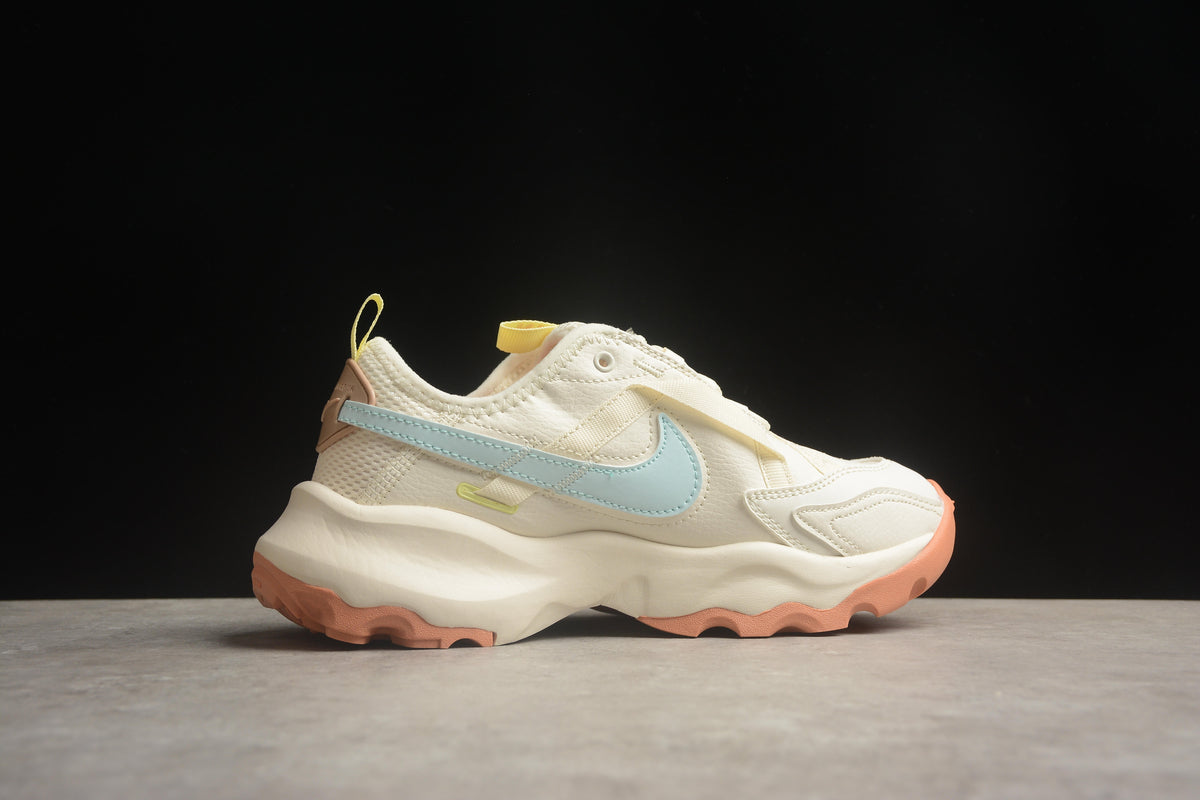 Nike TC 7900 PRM Unisex Shoes Sail Oxygen Purple Chunky Sneakers  Sail / Glacier Blue