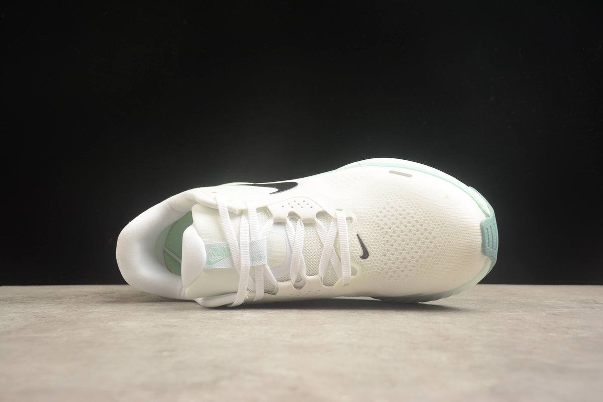 Nike Air Zoom Structure 26 Chunky Sneakers Sport Running Shoes Barely Green