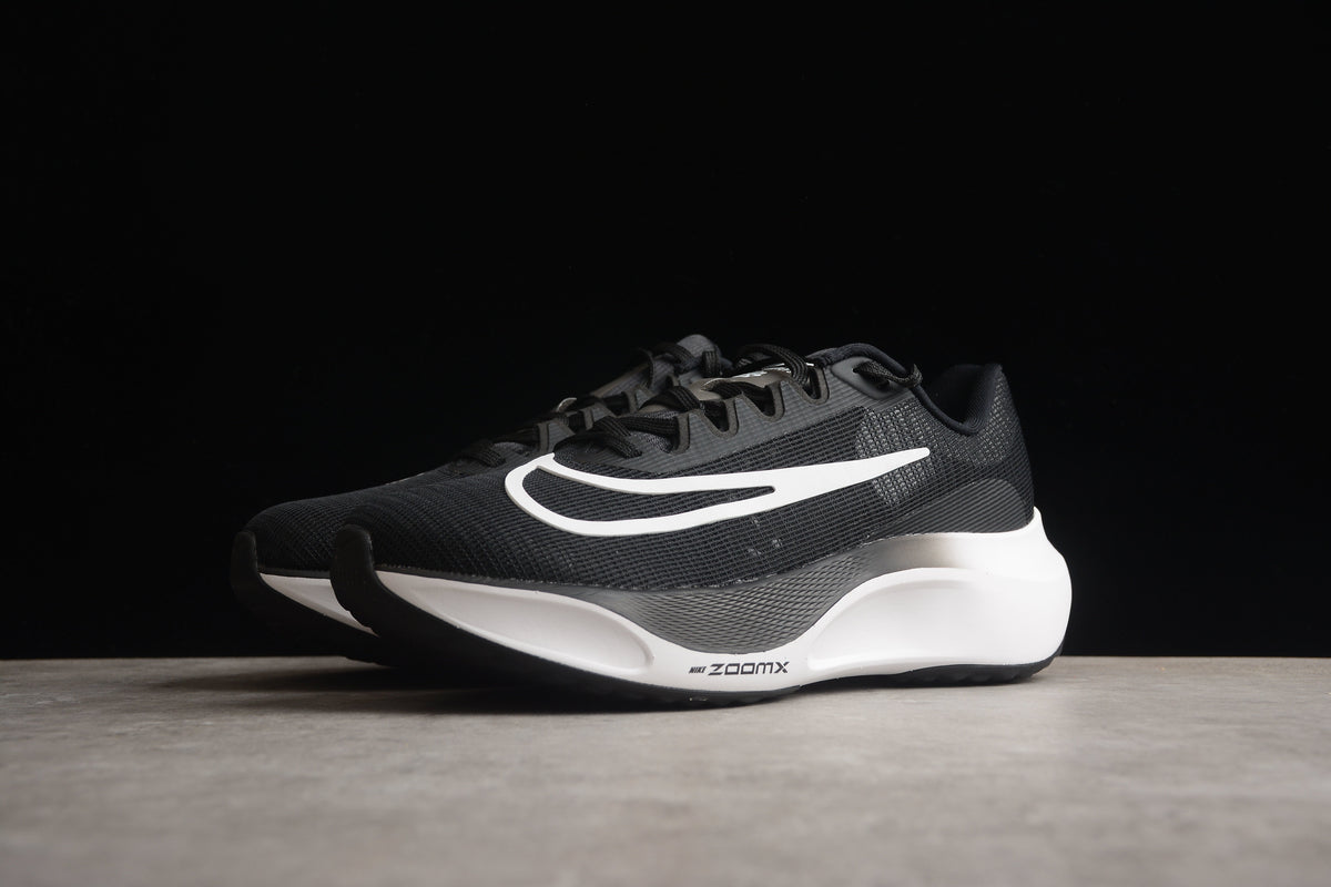 Nike Zoom Fly 5 Running  Lightweight Racing Athletic Unisex Black / White