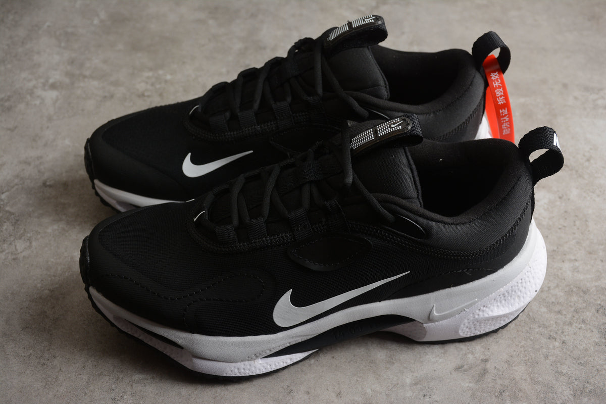 Nike Spark Chunky Sneakers Sport Running Shoes Black / White