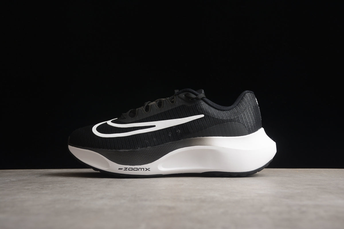 Nike Zoom Fly 5 Running  Lightweight Racing Athletic Unisex Black / White